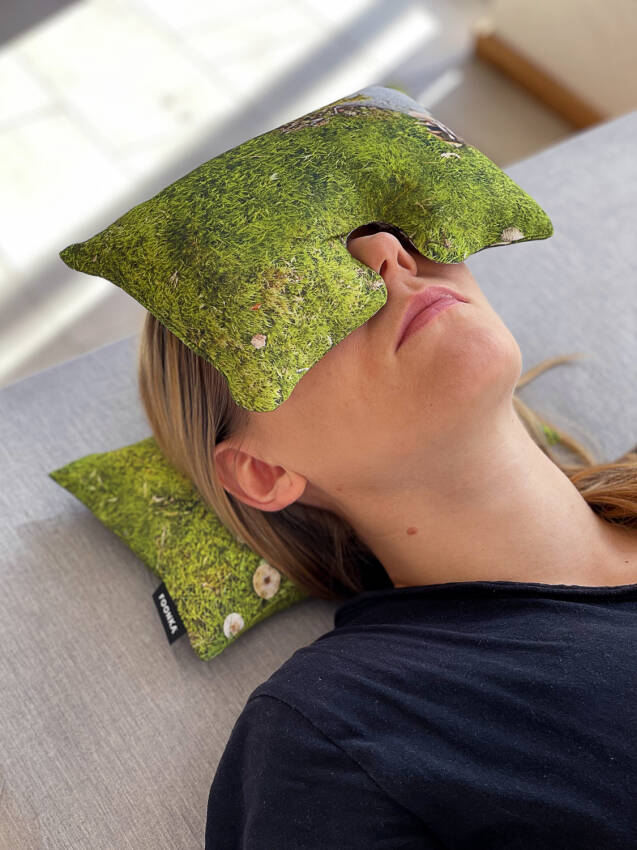 MOSS relaxation set weighted eye mask pillow